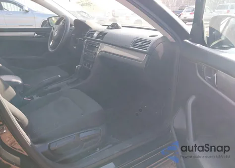 2014 Volkswagen Passat 1.8T S z USA, uszkodzony, nr VIN 1VWAS7A37EC097863